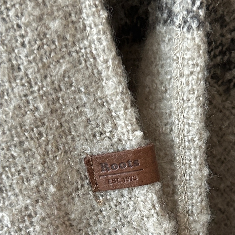 Roots Blanket Wrap Poncho Shawl Cozy Cabin Core Neutral Women’s One Size - Picture 4 of 10